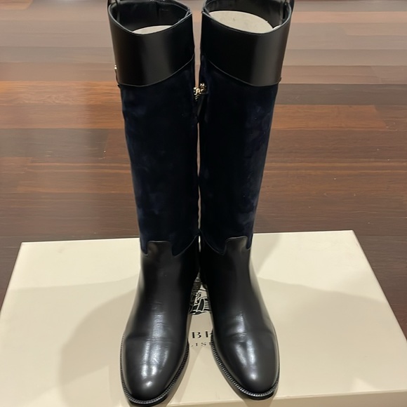 Burberry Flat Boot 👢 Authentic - Picture 6 of 11